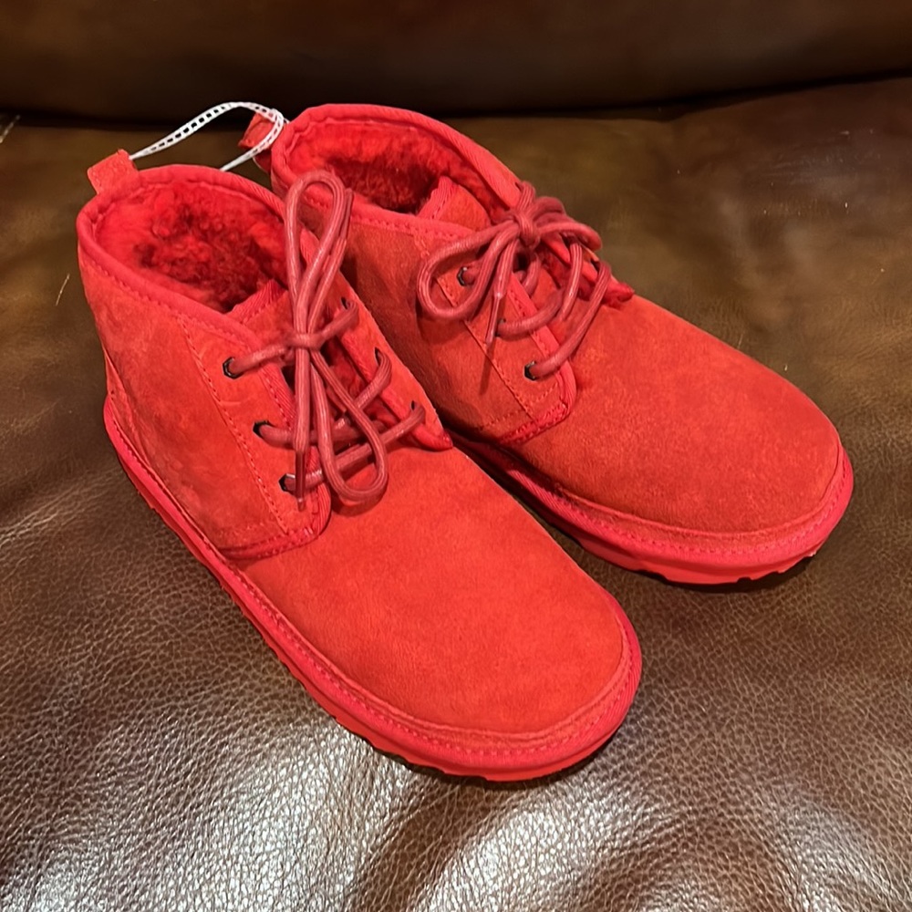 UGG Red Neumel kids boot, NWT